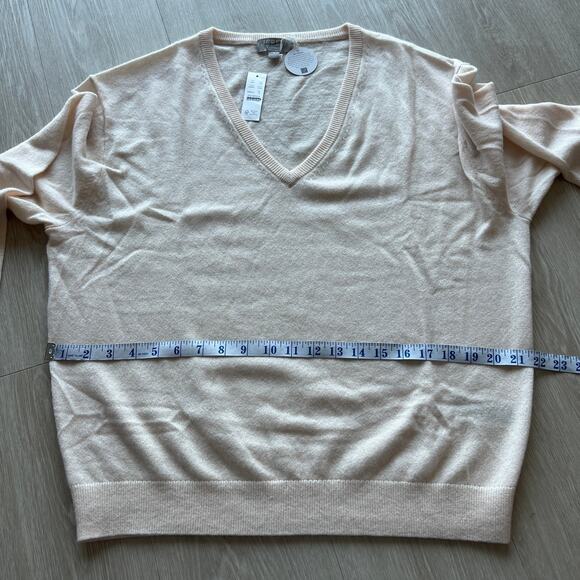 J Crew Cashmere Relaxed V-neck Sweater Womens Medium Muslin White - Picture 9 of 12